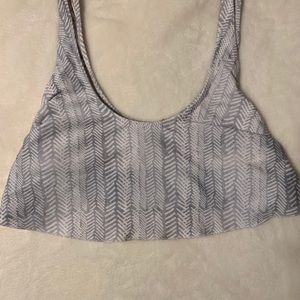 Women’s size 6 tallow bikini top flowy